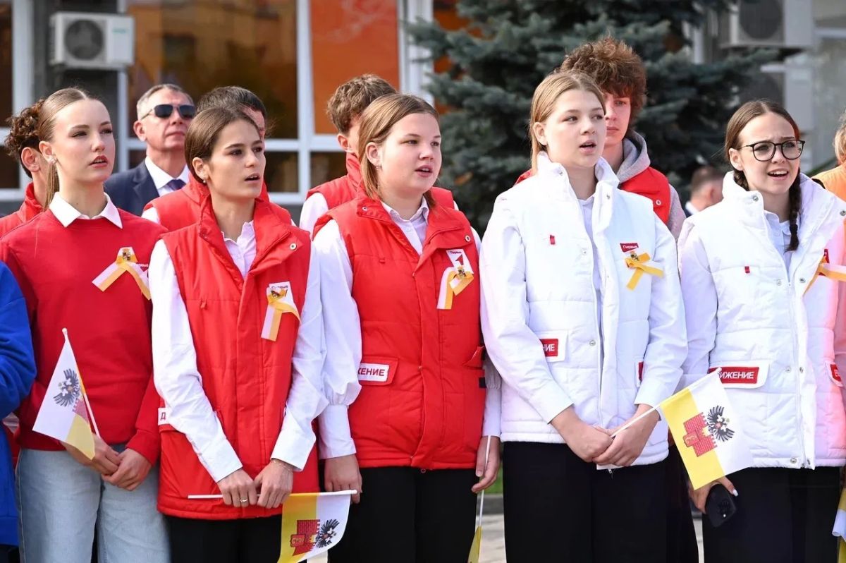 Яркие кадры с поднятия флага Яркие кадры с поднятия флага