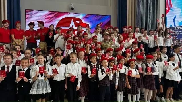 В День города в ряды юнармейцев вступили более 1000 ребят! В День города в ряды юнармейцев вступили более 1000 ребят!