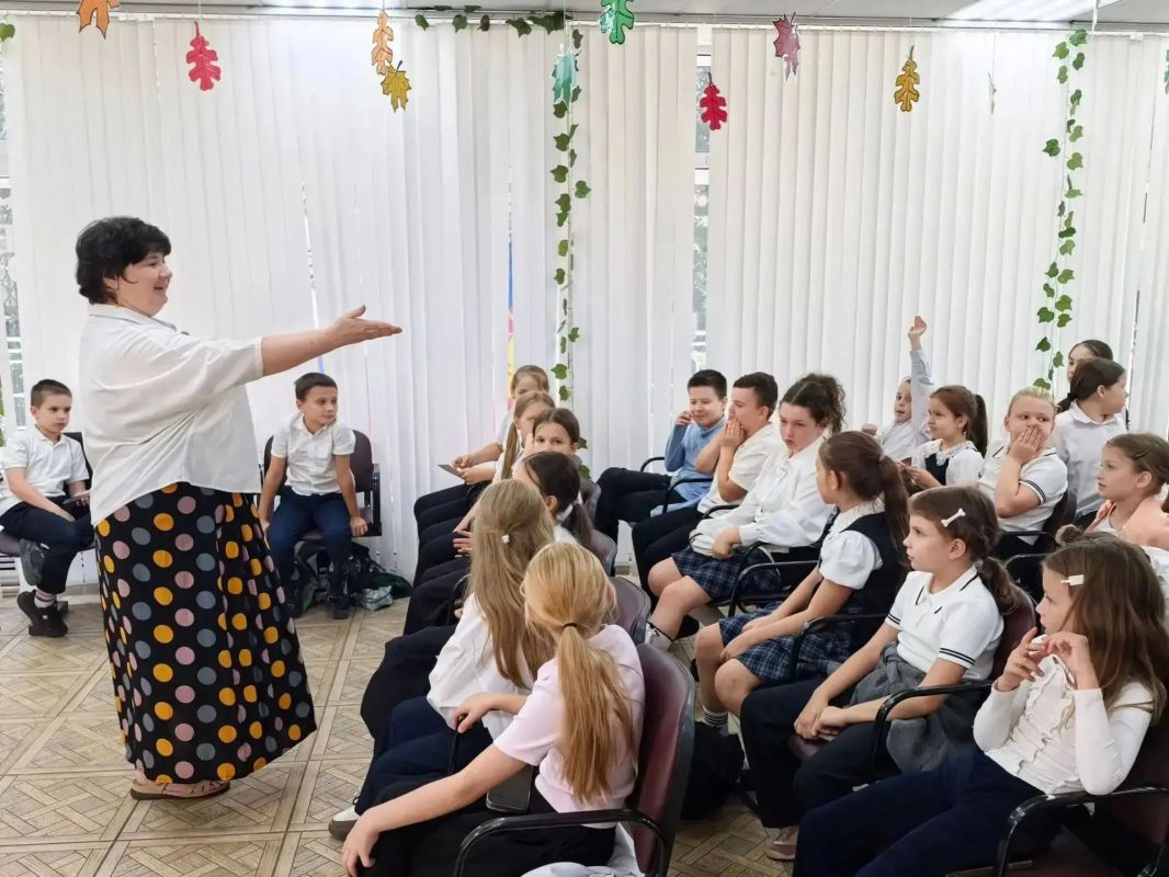 Юные читатели встретились с писательницей Юные читатели встретились с писательницей