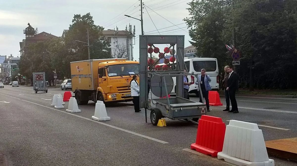 На восстановление повреждённого коллектора на Красных Партизан предварительно уйдёт не менее двух месяцев На восстановление повреждённого коллектора на Красных Партизан предварительно уйдёт не менее двух месяцев