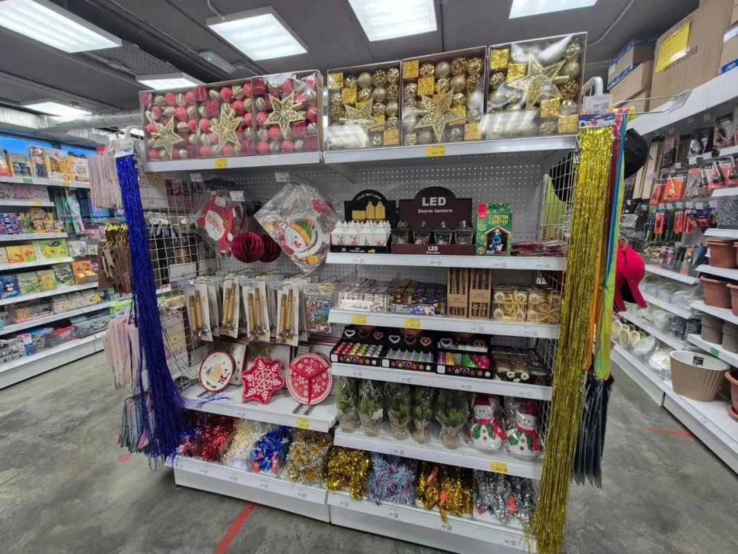 Новогодние игрушки в сентябре? Новогодние игрушки в сентябре?