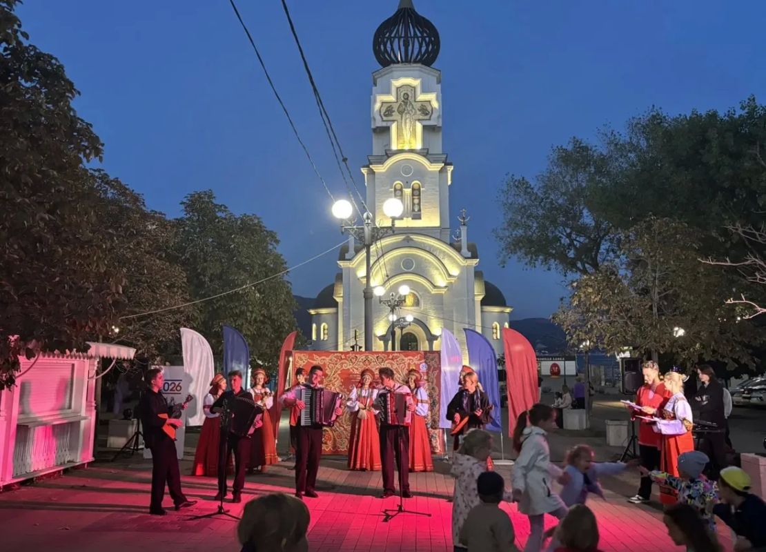 В Новороссийске прошел первый в истории города музыкальный батл на народных инструментах