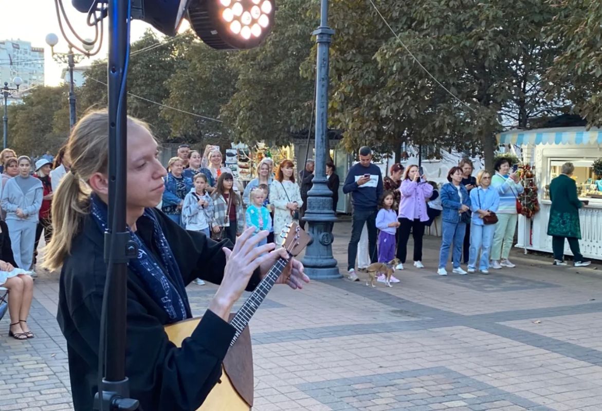 В Новороссийске прошел первый в истории города музыкальный батл на народных инструментах В Новороссийске прошел первый в истории города музыкальный батл на народных инструментах