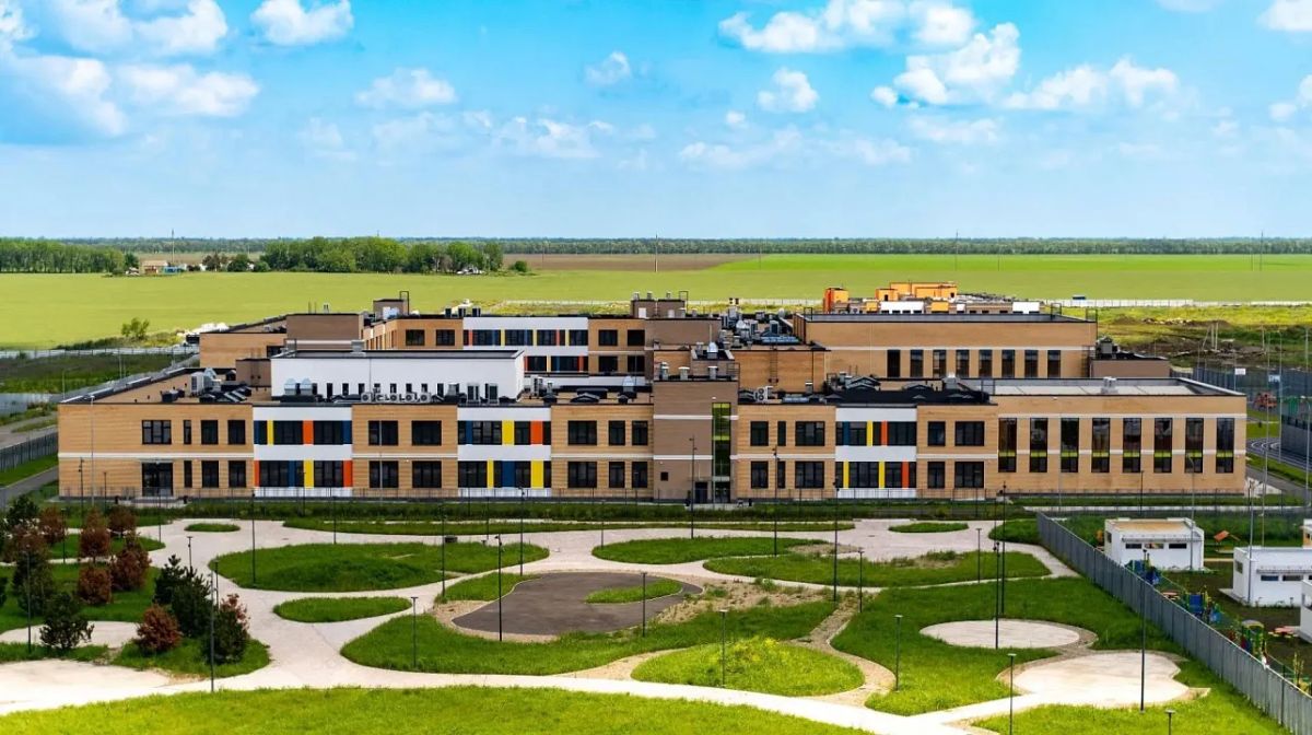 Строительная компания, которая осваивает территорию в новом микрорайоне Елизаветинской, построила школу и детский сад Строительная компания, которая осваивает территорию в новом микрорайоне Елизаветинской, построила школу и детский сад