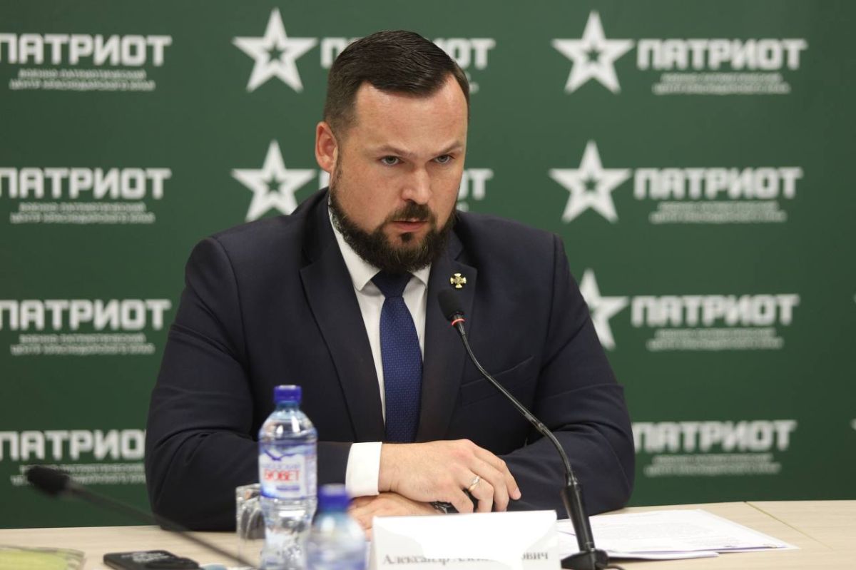 На базе Военно-патриотического центра «Патриот» председатель ЗСК Юрий Бурлачко провел выездное планерное совещание На базе Военно-патриотического центра «Патриот» председатель ЗСК Юрий Бурлачко провел выездное планерное совещание