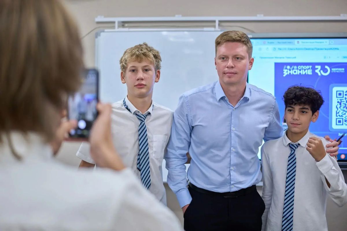 Сочинским школьникам секреты успешной спортивной карьеры раскрыл чемпион Европы по ушу Павел Макаров Сочинским школьникам секреты успешной спортивной карьеры раскрыл чемпион Европы по ушу Павел Макаров