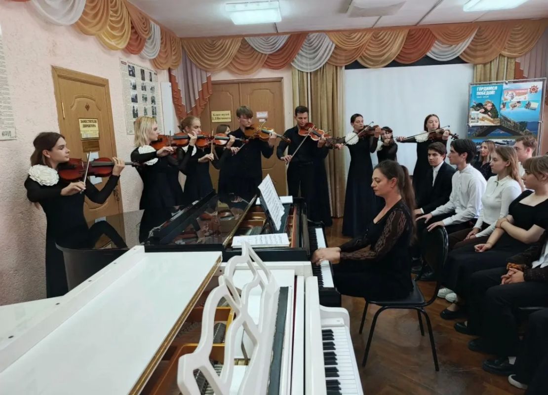 В кинотеатре «Нептун» с большим успехом прошёл бесплатный показ документального историкобиографического фильма «Симфония ветра и огня В кинотеатре «Нептун» с большим успехом прошёл бесплатный показ документального историкобиографического фильма «Симфония ветра и огня