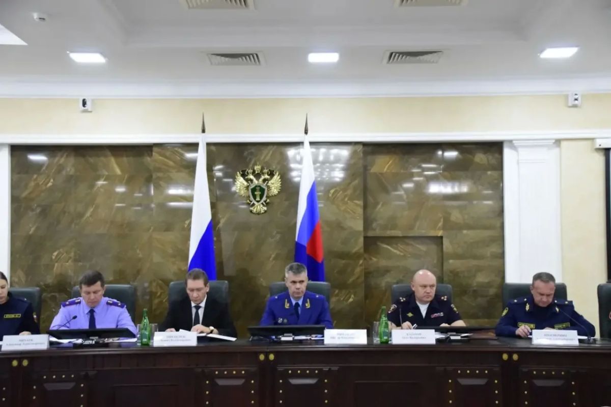 На координационном совещании в прокуратуре края обсуждены результаты работы правоохранительных органов по противодействию преступлениям в сфере реализации национальных и федеральных проектов на территории края, принятию мер... На координационном совещании в прокуратуре края обсуждены результаты работы правоохранительных органов по противодействию преступлениям в сфере реализации национальных и федеральных проектов на территории края, принятию мер...