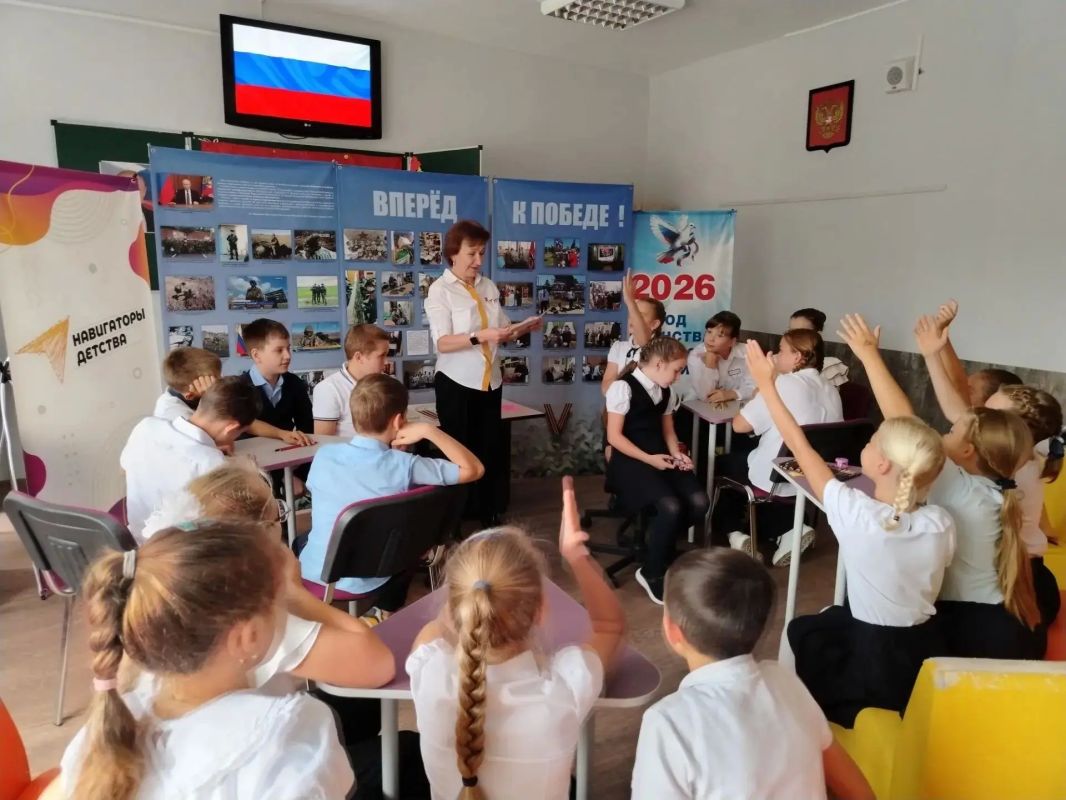 Донбасс с нами! Навсегда!. Четыре года назад, 30 сентября, в Георгиевском зале Кремля были подписаны исторические документы, навсегда изменившие судьбы миллионов людей Донбасс с нами! Навсегда!. Четыре года назад, 30 сентября, в Георгиевском зале Кремля были подписаны исторические документы, навсегда изменившие судьбы миллионов людей