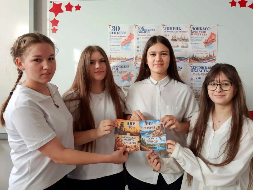 Донбасс с нами! Навсегда!. Четыре года назад, 30 сентября, в Георгиевском зале Кремля были подписаны исторические документы, навсегда изменившие судьбы миллионов людей Донбасс с нами! Навсегда!. Четыре года назад, 30 сентября, в Георгиевском зале Кремля были подписаны исторические документы, навсегда изменившие судьбы миллионов людей
