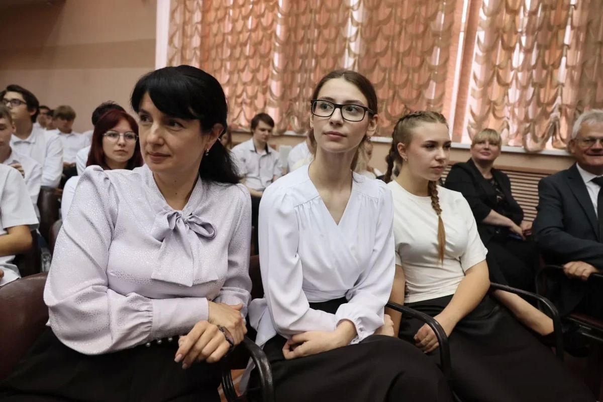 Вениамин Кондратьев: На встрече со студентами техникума обсудили, как им успешнее реализовать себя в профессии Вениамин Кондратьев: На встрече со студентами техникума обсудили, как им успешнее реализовать себя в профессии