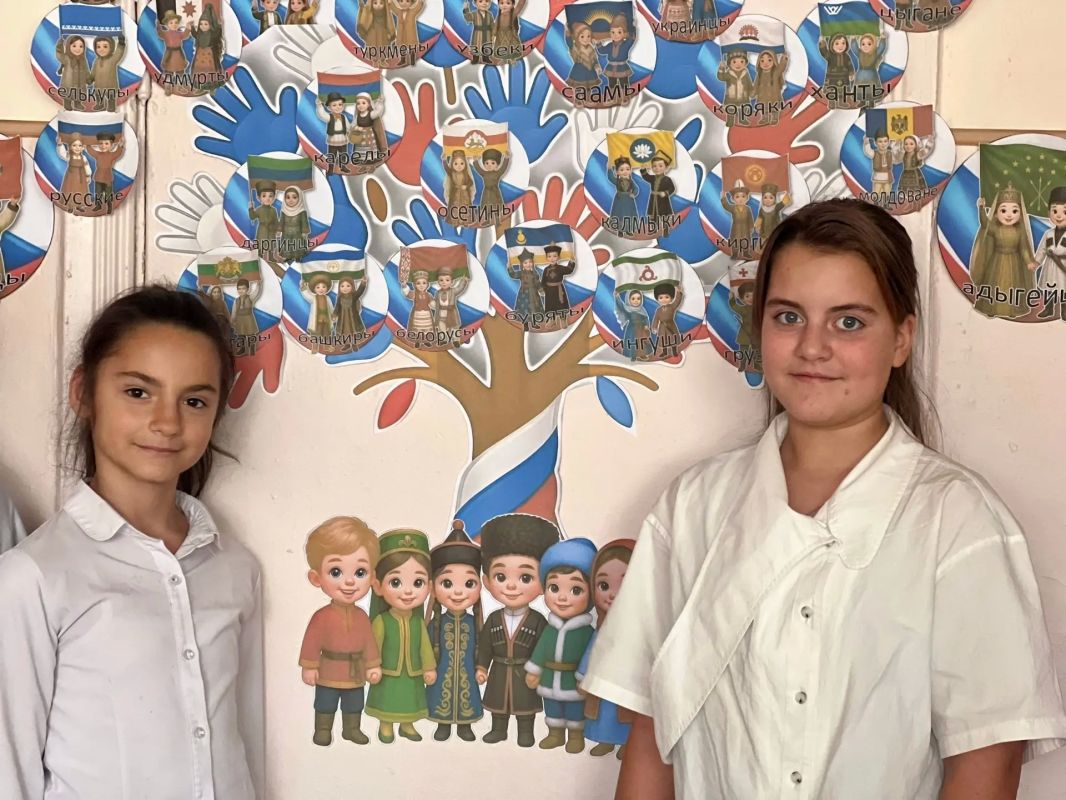 Донбасс с нами! Навсегда!. Четыре года назад, 30 сентября, в Георгиевском зале Кремля были подписаны исторические документы, навсегда изменившие судьбы миллионов людей Донбасс с нами! Навсегда!. Четыре года назад, 30 сентября, в Георгиевском зале Кремля были подписаны исторические документы, навсегда изменившие судьбы миллионов людей