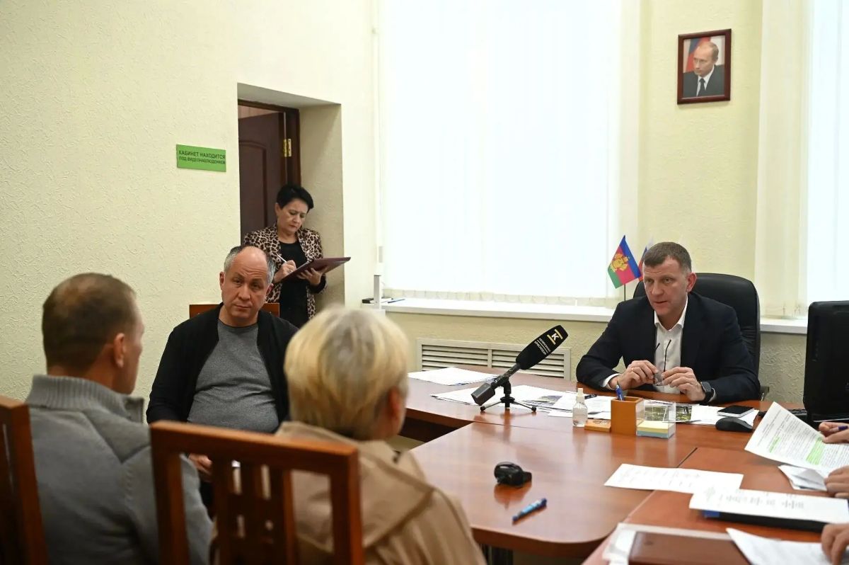 Жители Краснодара обратились к Евгению Наумову с вопросами благоустройства и газификации