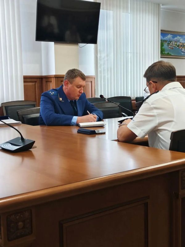 Новороссийским транспортным прокурором проведена рабочая встреча с трудовым коллективом Новороссийским транспортным прокурором проведена рабочая встреча с трудовым коллективом