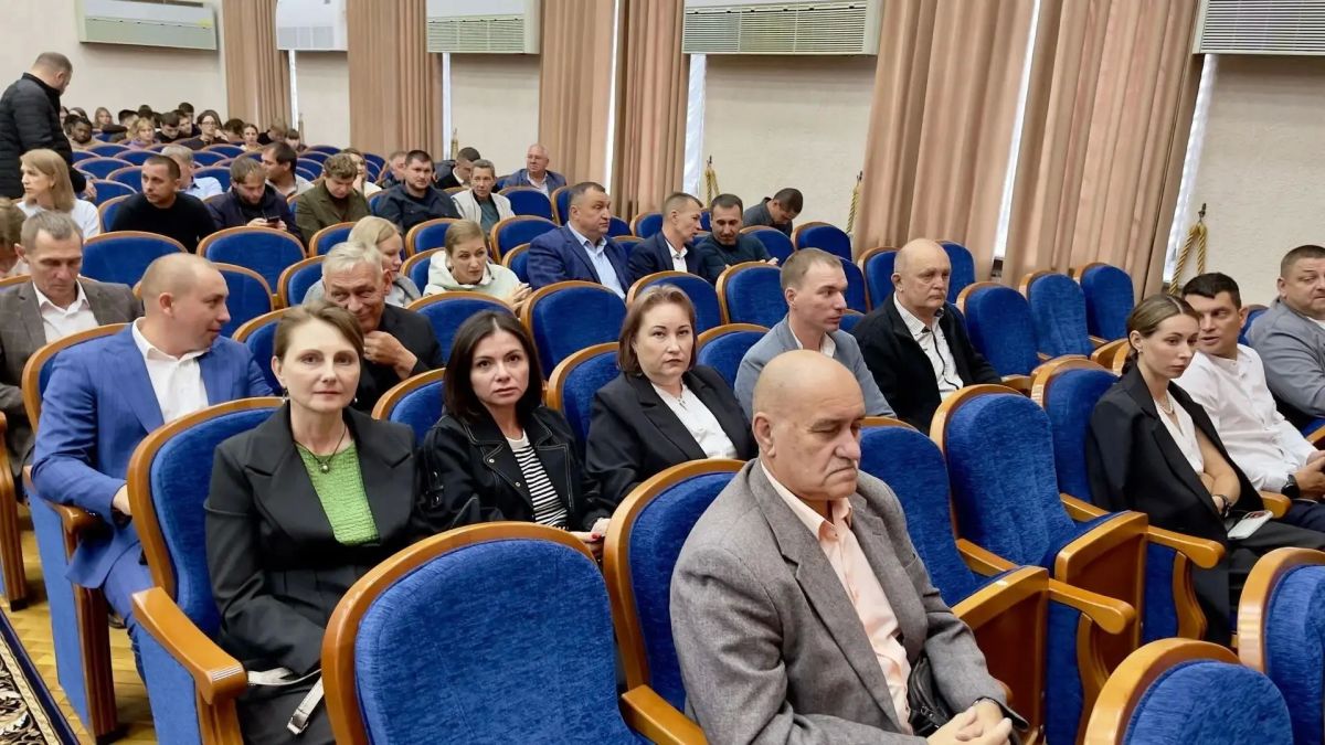 Делегация Ейского района приняла участие в краевом предпосевном совещании Делегация Ейского района приняла участие в краевом предпосевном совещании