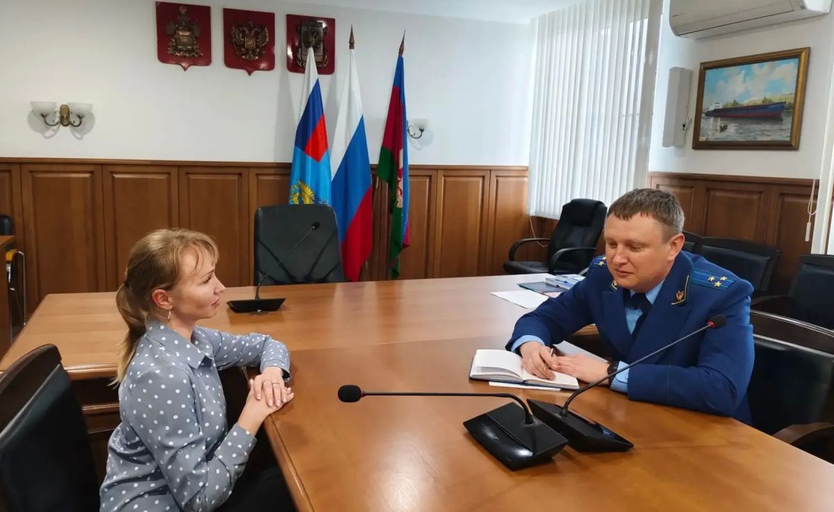 Новороссийским транспортным прокурором проведена рабочая встреча с трудовым коллективом Новороссийским транспортным прокурором проведена рабочая встреча с трудовым коллективом