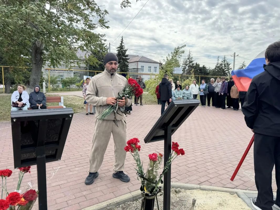 В Воронцовке и Кухаривке Ейского района состоялось торжественное открытие Аллеи памяти — святого места, призванного навечно сохранить имена героев В Воронцовке и Кухаривке Ейского района состоялось торжественное открытие Аллеи памяти — святого места, призванного навечно сохранить имена героев