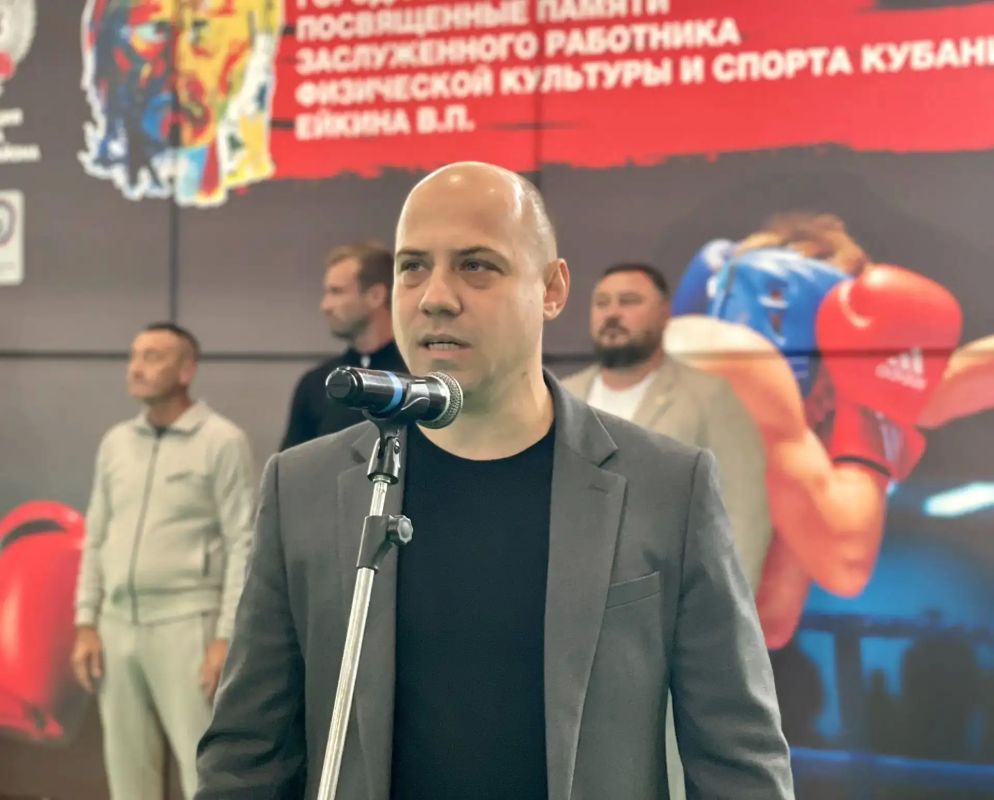 В Ейске состоялось торжественное открытие Первенства по боксу памяти Владимира Петровича Ейкина В Ейске состоялось торжественное открытие Первенства по боксу памяти Владимира Петровича Ейкина
