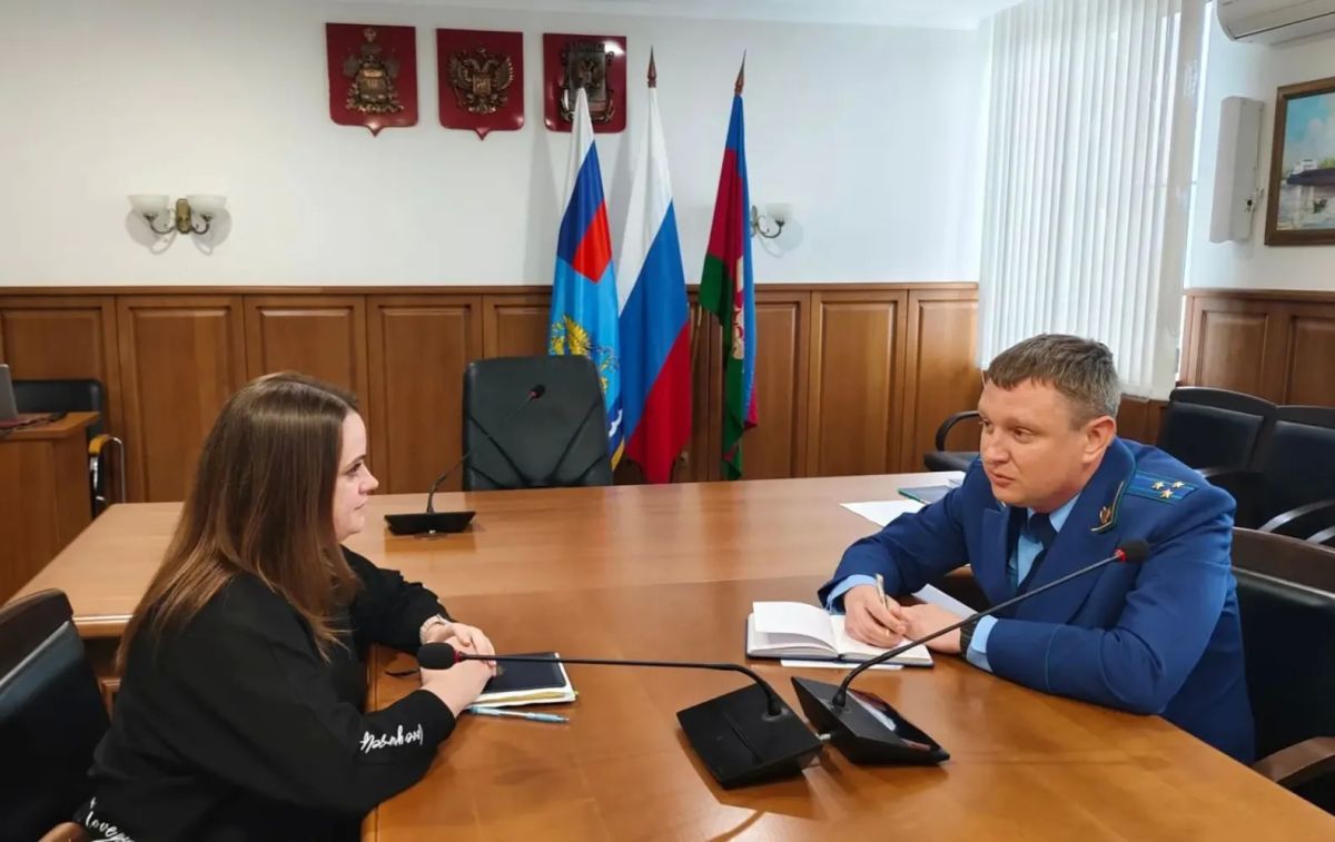 Новороссийским транспортным прокурором проведена рабочая встреча с трудовым коллективом Новороссийским транспортным прокурором проведена рабочая встреча с трудовым коллективом