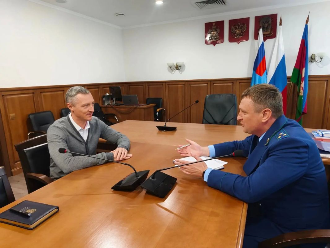 Новороссийским транспортным прокурором проведена рабочая встреча с трудовым коллективом Новороссийским транспортным прокурором проведена рабочая встреча с трудовым коллективом