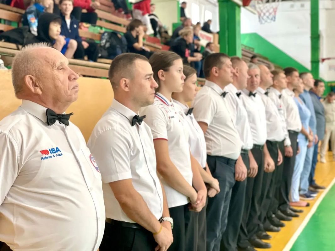 В Ейске состоялось торжественное открытие Первенства по боксу памяти Владимира Петровича Ейкина В Ейске состоялось торжественное открытие Первенства по боксу памяти Владимира Петровича Ейкина