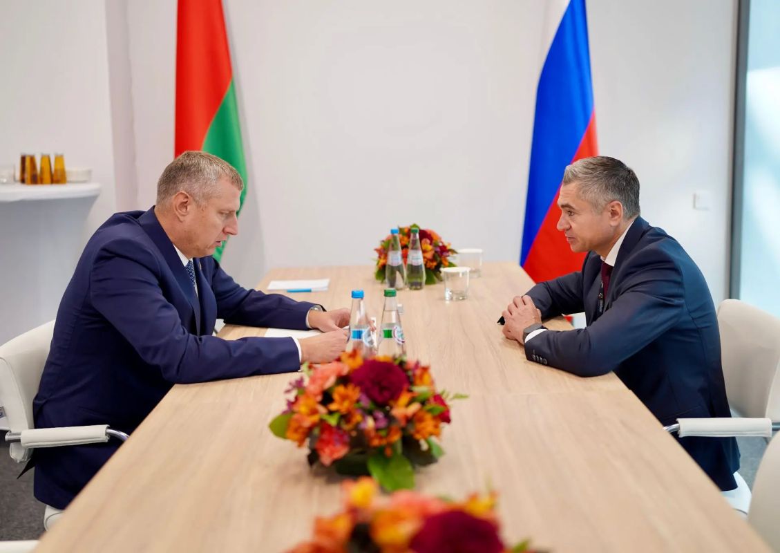 Александр Руппель провел встречи с главой администрации Президента Беларуси и руководителями областей Республики