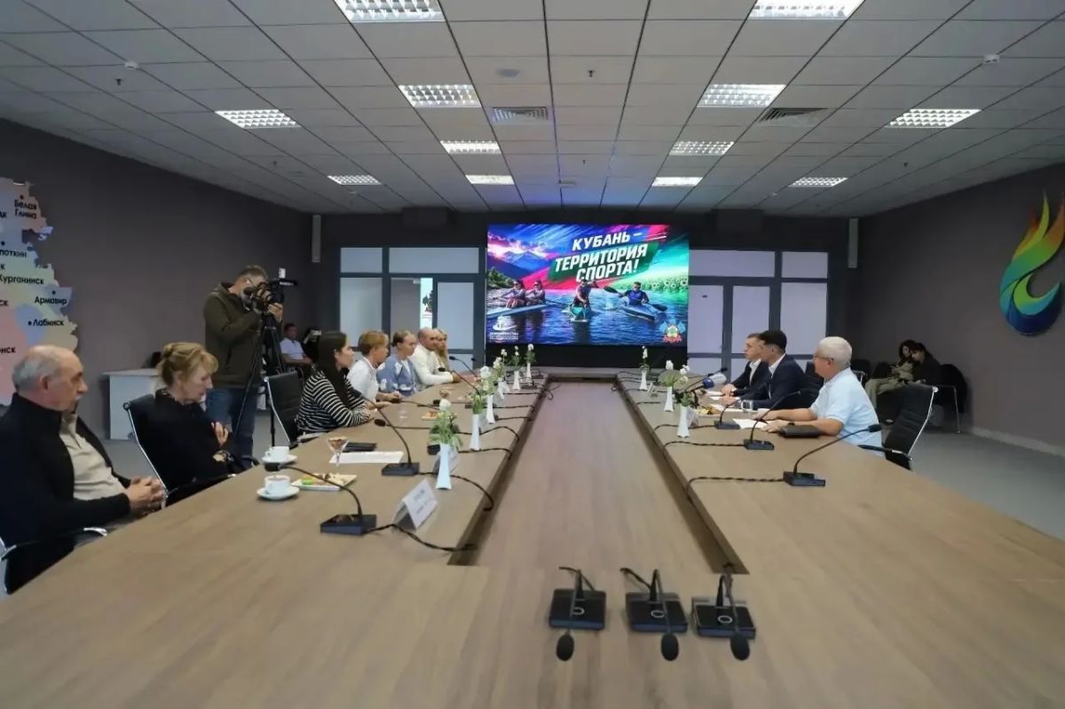 Министр спорта встретился с гребцами Кубани Министр спорта встретился с гребцами Кубани