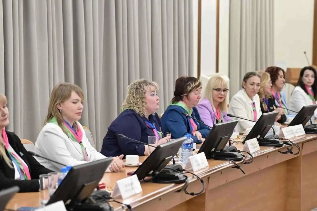Елена Воробьева в День учителя встретилась с активом просветительского сообщества Кубани Елена Воробьева в День учителя встретилась с активом просветительского сообщества Кубани
