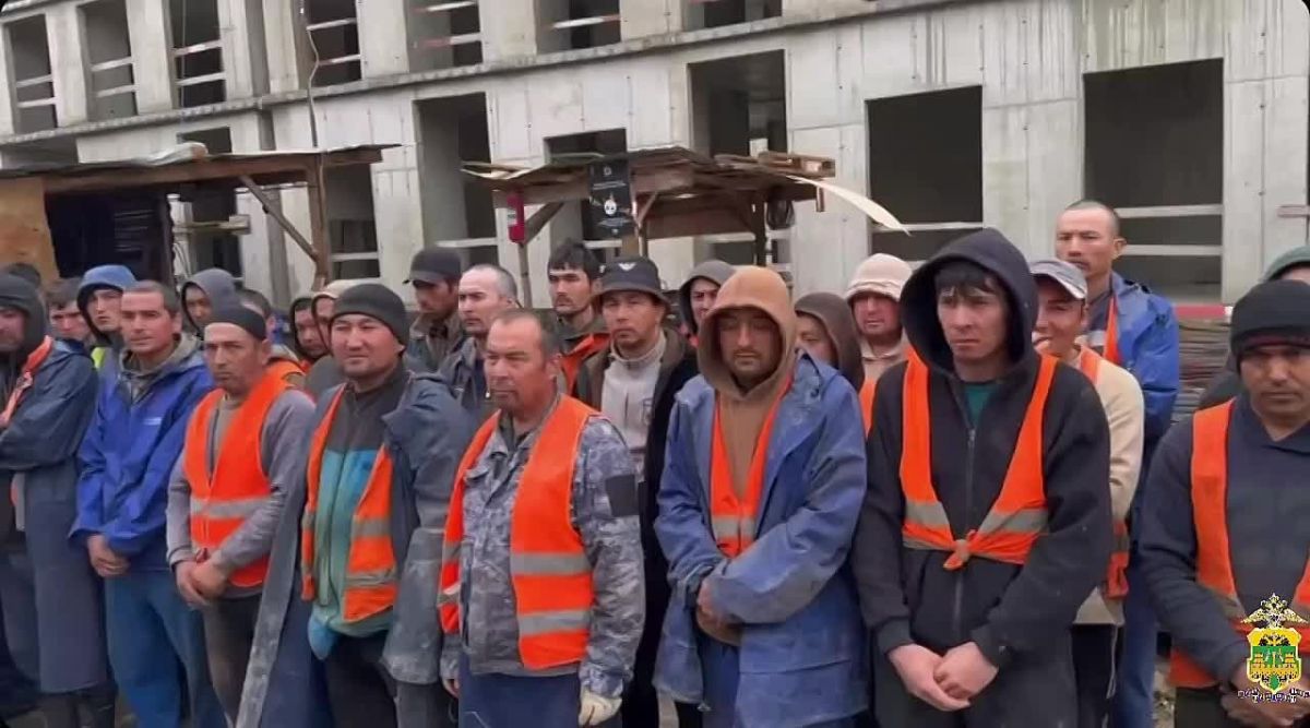 В Краснодаре на стройке обнаружили 12 нелегальных мигрантов