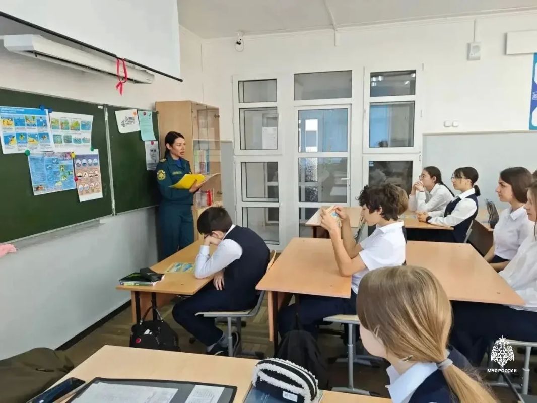 Безопасность на воде: профилактические занятия ГИМС в школах Краснодара