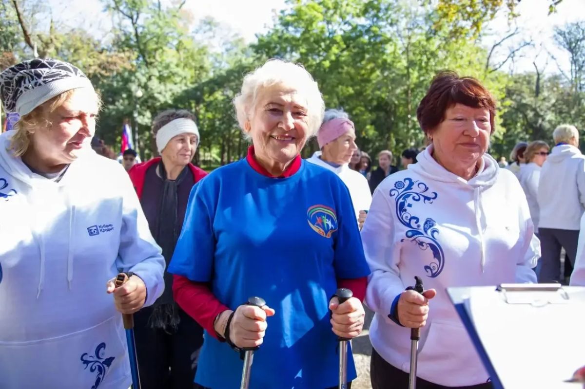 В Краснодаре прошло соревнование по скандинавской ходьбе среди представителей серебряного возраста В Краснодаре прошло соревнование по скандинавской ходьбе среди представителей серебряного возраста