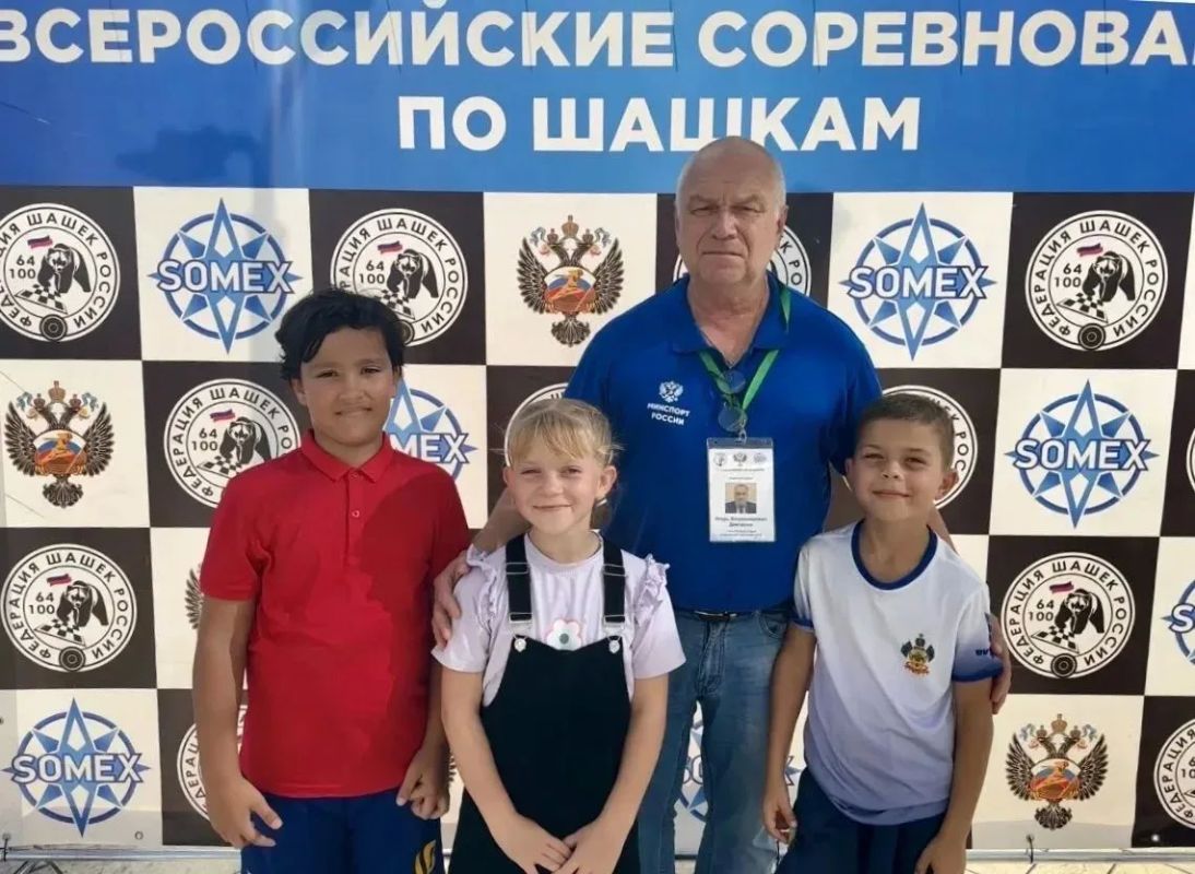 «Дома у спортсменов тренировочный процесс не заканчивается, и именно их участие, поддержка, организация и помощь во многом помогают детям добиваться таких результатов» «Дома у спортсменов тренировочный процесс не заканчивается, и именно их участие, поддержка, организация и помощь во многом помогают детям добиваться таких результатов»