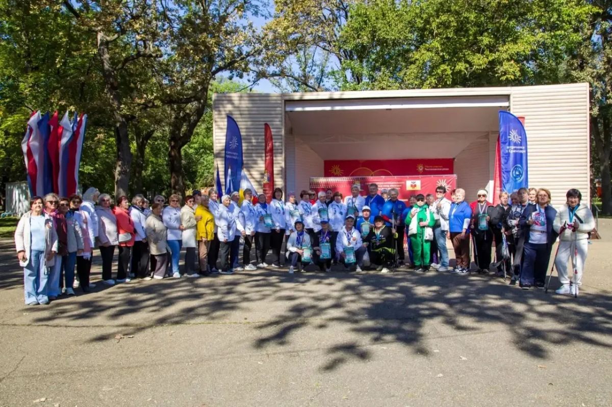 В Краснодаре прошло соревнование по скандинавской ходьбе среди представителей серебряного возраста В Краснодаре прошло соревнование по скандинавской ходьбе среди представителей серебряного возраста
