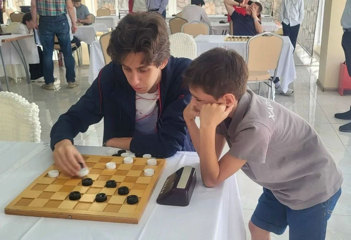 «Дома у спортсменов тренировочный процесс не заканчивается, и именно их участие, поддержка, организация и помощь во многом помогают детям добиваться таких результатов» «Дома у спортсменов тренировочный процесс не заканчивается, и именно их участие, поддержка, организация и помощь во многом помогают детям добиваться таких результатов»