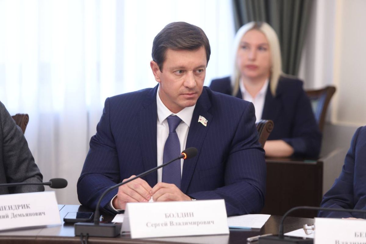 Председатель ЗСК Юрий Бурлачко провел еженедельную депутатскую планерку Председатель ЗСК Юрий Бурлачко провел еженедельную депутатскую планерку
