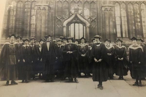 День в истории. 7 октября 1920 года женщины впервые стали полноправными студентками Оксфорда Первых 130 женщин получили статус полноправных членов университета, а спустя неделю женщинам официально разрешили получать...