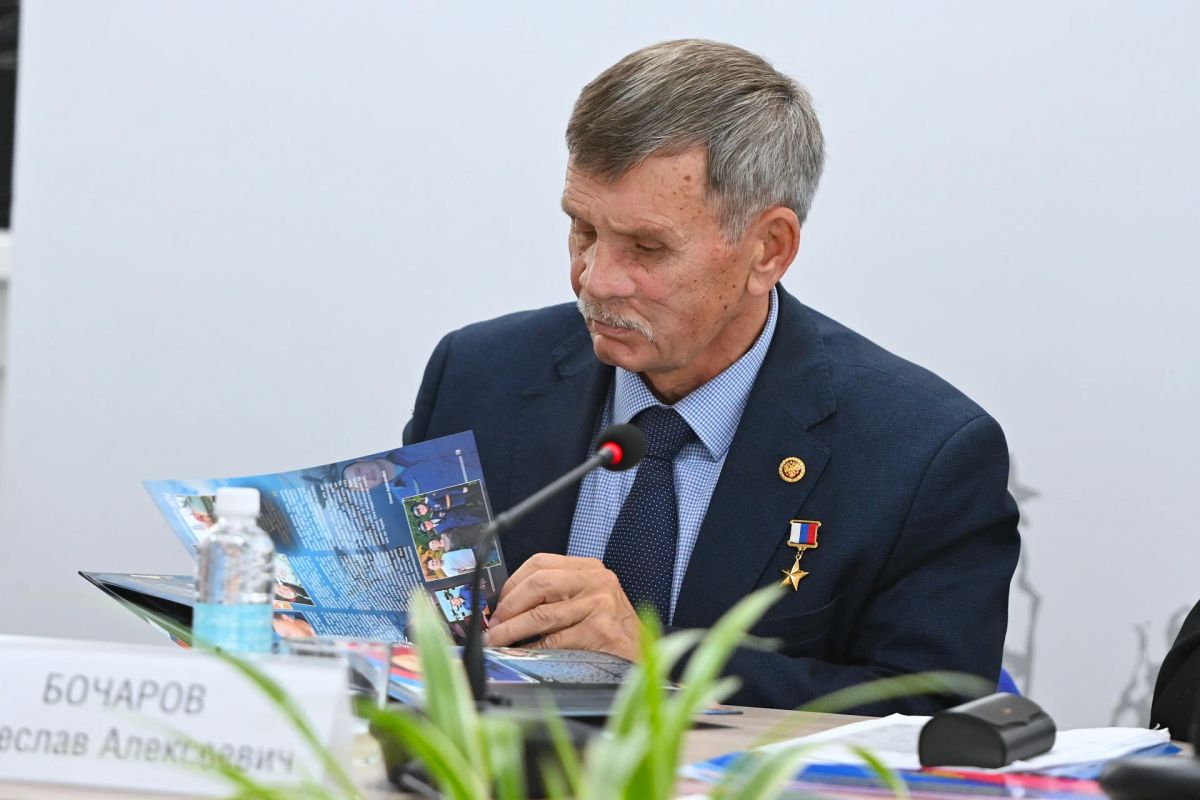 Лев Крутов: 600 страниц в текстовом эквиваленте — столько информации из разных источников ежедневно потребляет современный молодой человек Лев Крутов: 600 страниц в текстовом эквиваленте — столько информации из разных источников ежедневно потребляет современный молодой человек