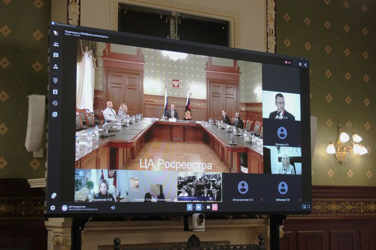 Руководитель Росреестра Олег Скуфинский в режиме ВКС провел рабочее совещание с сотрудниками Управления Росреестра по Самарской области, на котором представил нового руководителя территориального органа Александра Передерия Руководитель Росреестра Олег Скуфинский в режиме ВКС провел рабочее совещание с сотрудниками Управления Росреестра по Самарской области, на котором представил нового руководителя территориального органа Александра Передерия