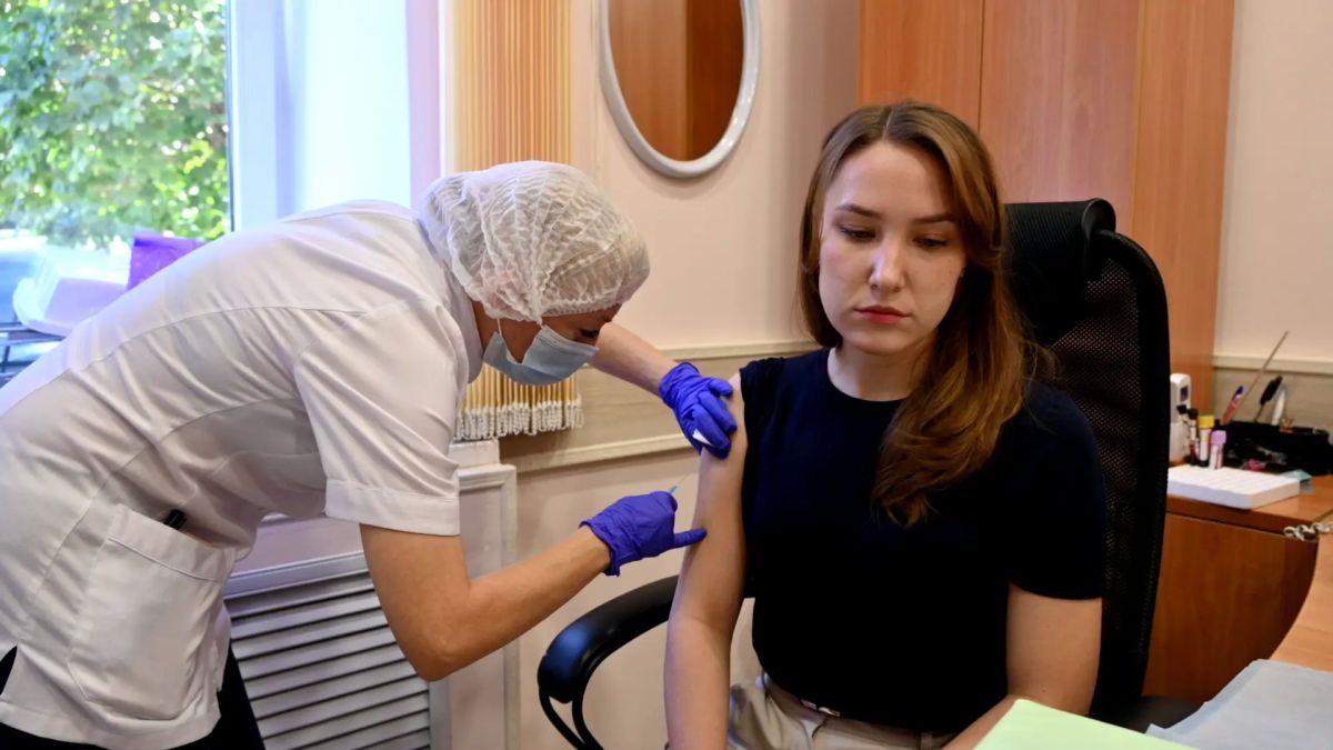 Сотрудники администрации Геленджика прошли вакцинацию от гриппа Сотрудники администрации Геленджика прошли вакцинацию от гриппа