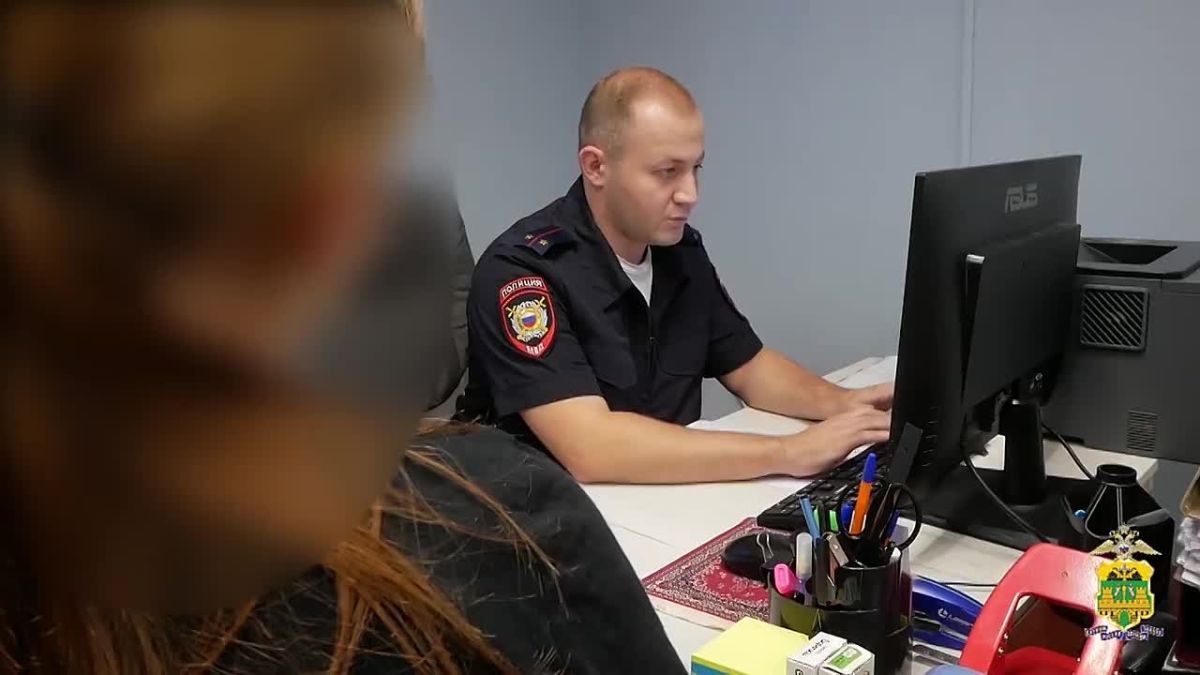 В Краснодаре сотрудники полиции и банковские работники предотвратили факт телефонного мошенничества в отношении 77-летней женщины