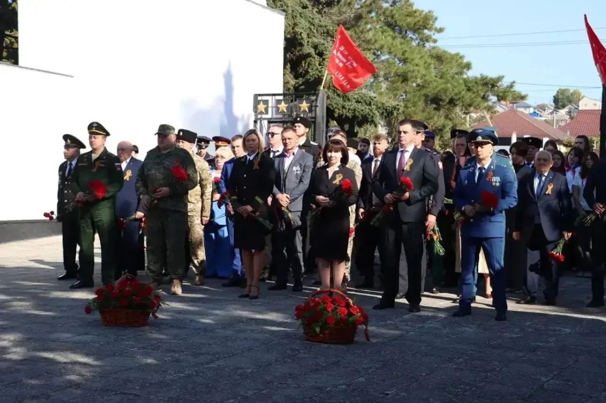 Прокуроры по всему краю приняли участие в памятных мероприятиях, посвящённых 83-й годовщине освобождения Краснодарского края от немецко-фашистских захватчиков и завершения битвы за Кавказ Прокуроры по всему краю приняли участие в памятных мероприятиях, посвящённых 83-й годовщине освобождения Краснодарского края от немецко-фашистских захватчиков и завершения битвы за Кавказ