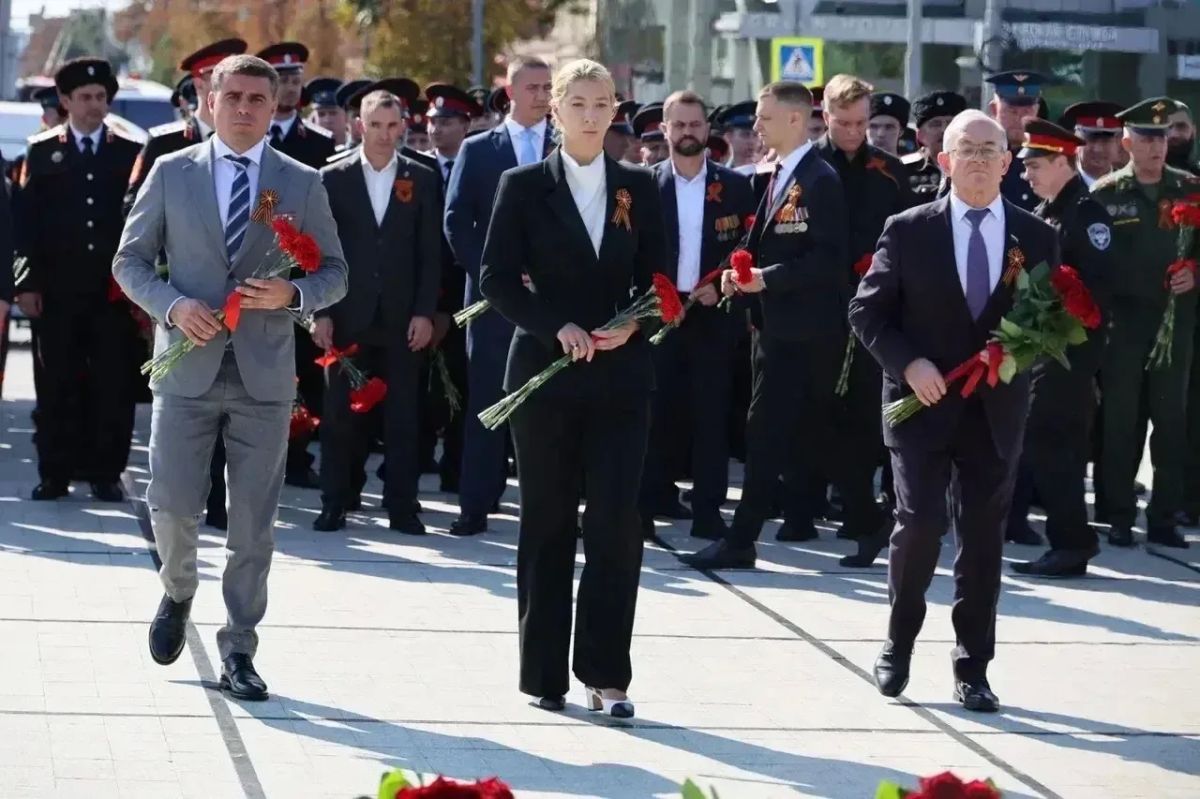 В Краснодаре прошли возложения цветов в честь 83-й годовщины освобождения Кубани от немецко-фашистских захватчиков В Краснодаре прошли возложения цветов в честь 83-й годовщины освобождения Кубани от немецко-фашистских захватчиков