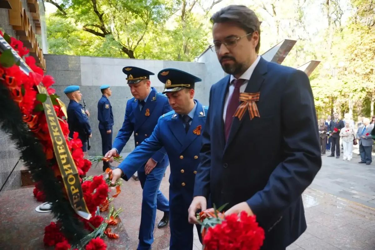 Прокуроры по всему краю приняли участие в памятных мероприятиях, посвящённых 83-й годовщине освобождения Краснодарского края от немецко-фашистских захватчиков и завершения битвы за Кавказ