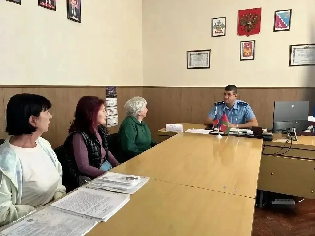 Заместитель прокурора Тимашевского района Эрнест Куделей провел личные приемы граждан в хуторах Танцура (Дербентское сельское поселение) и Беднягина (сельское поселение Кубанец)