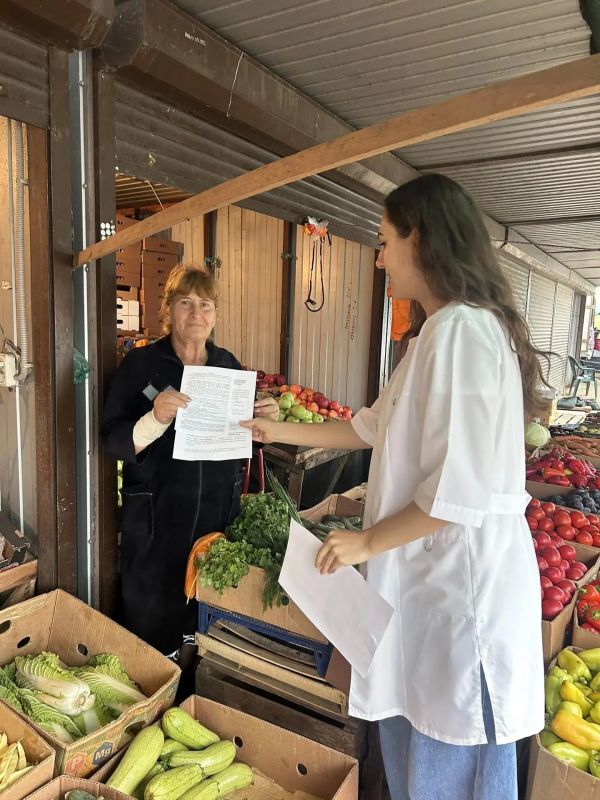 В Белореченске продолжается работа по информировании продавцов растительной продукции об изменении в законодательстве В Белореченске продолжается работа по информировании продавцов растительной продукции об изменении в законодательстве