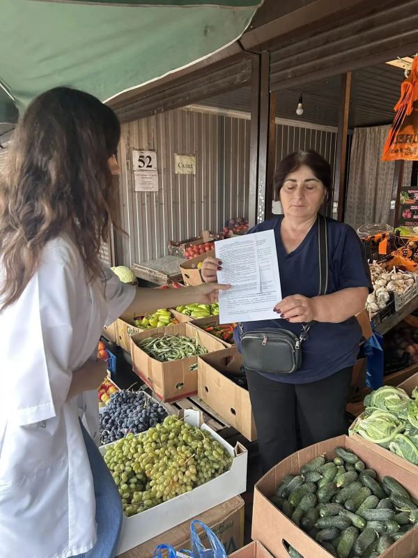В Белореченске продолжается работа по информировании продавцов растительной продукции об изменении в законодательстве В Белореченске продолжается работа по информировании продавцов растительной продукции об изменении в законодательстве