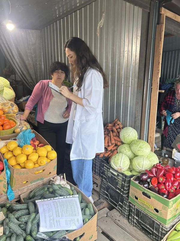 В Белореченске продолжается работа по информировании продавцов растительной продукции об изменении в законодательстве В Белореченске продолжается работа по информировании продавцов растительной продукции об изменении в законодательстве