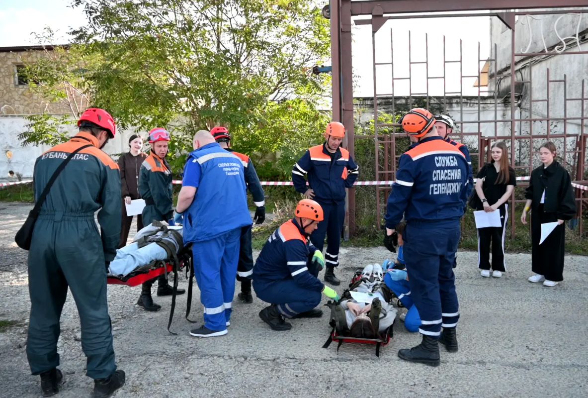 В Геленджике прошла Всероссийская тренировке по гражданской обороне В Геленджике прошла Всероссийская тренировке по гражданской обороне
