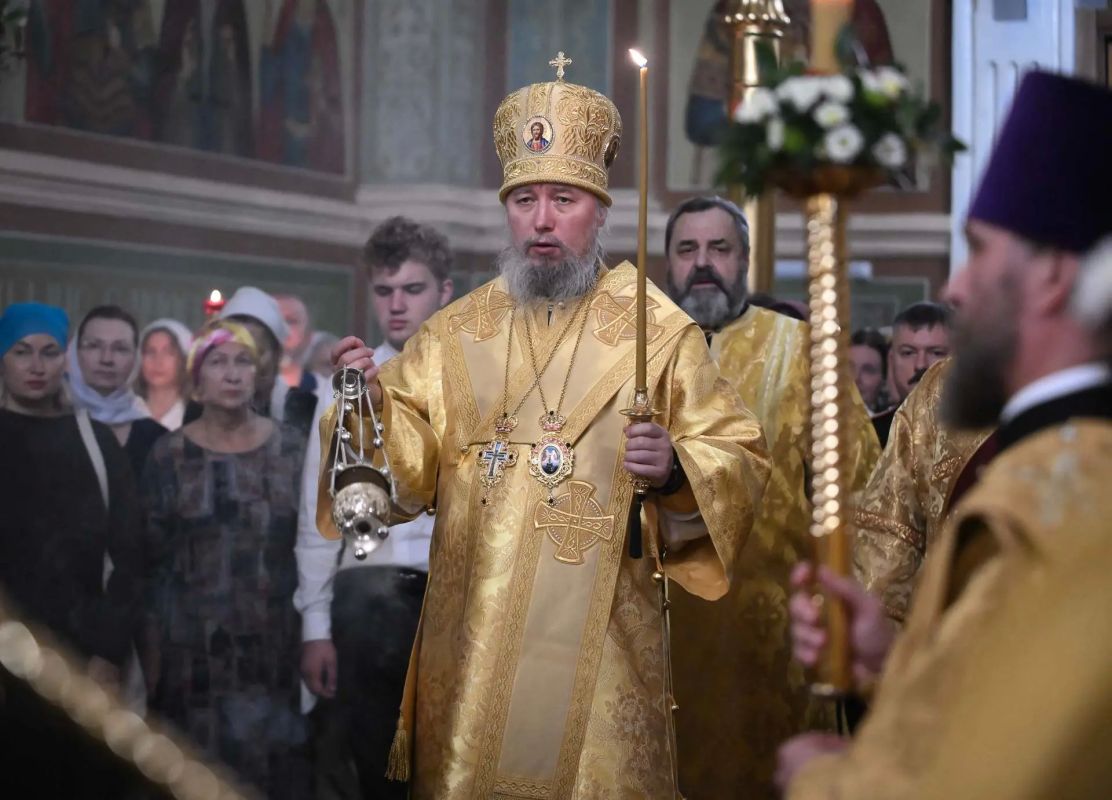 В Сочи отмечают 135-летие со дня освящения собора Архистратига Михаила В Сочи отмечают 135-летие со дня освящения собора Архистратига Михаила