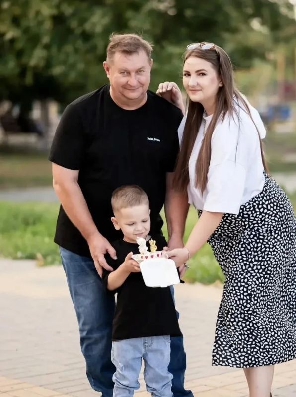 Мы продолжаем акцию «Папа – супергерой»! Мы продолжаем акцию «Папа – супергерой»!